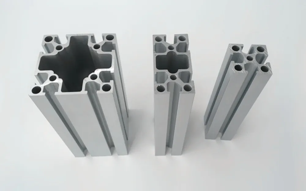 Aluminum profile, heat sink and machined part