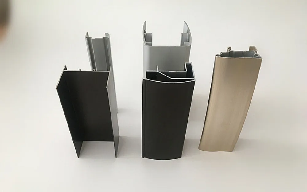 Aluminum profile, heat sink and machined part