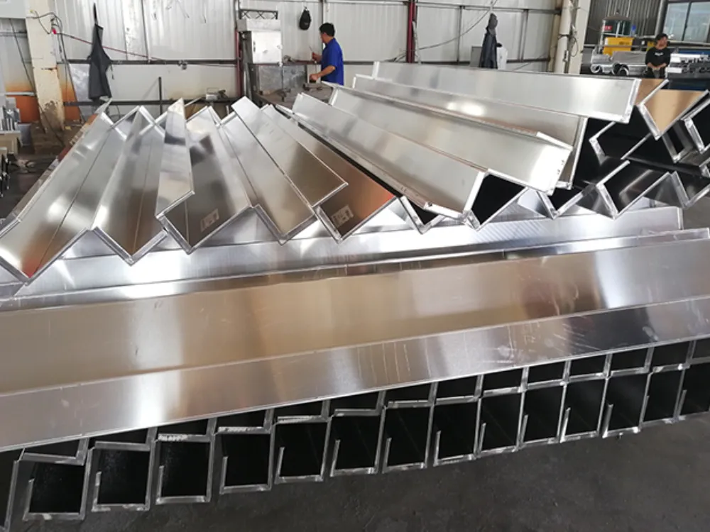 Irregular-Shape Aluminum Single Panel
