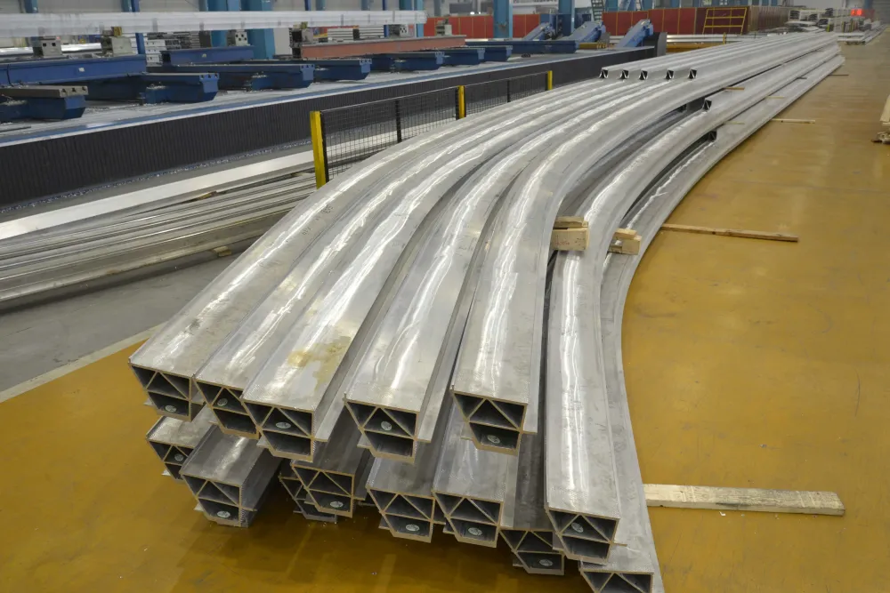 Aluminum extrusion profile and structural component