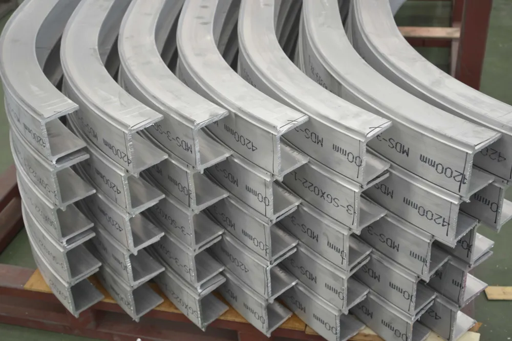 Aluminum extrusion profile and structural component