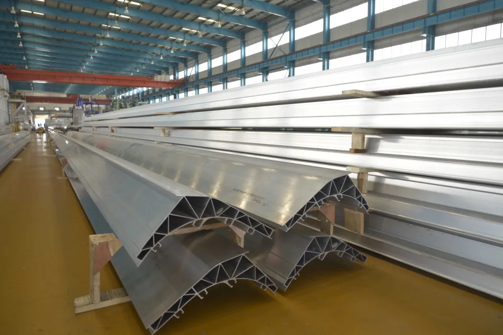 Aluminum extrusion profile and structural component