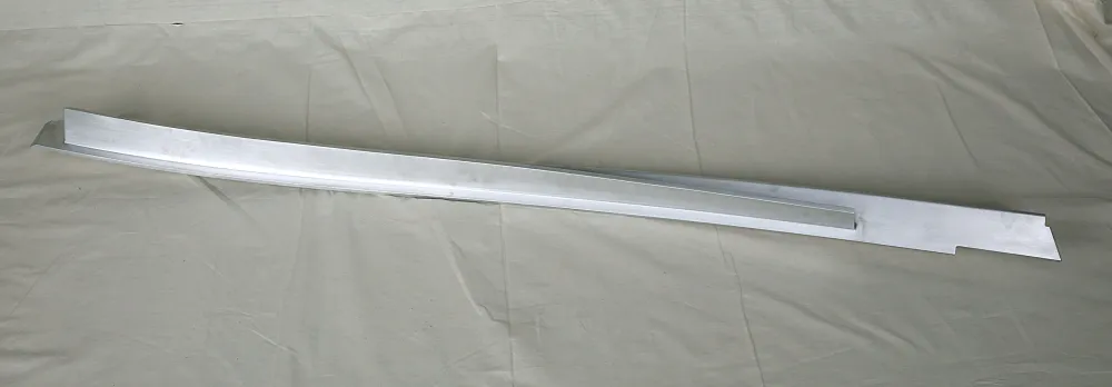 Aluminum extrusion profile and structural component