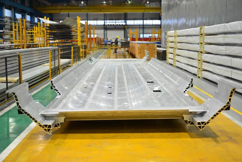 Aluminum extrusion profile and structural component