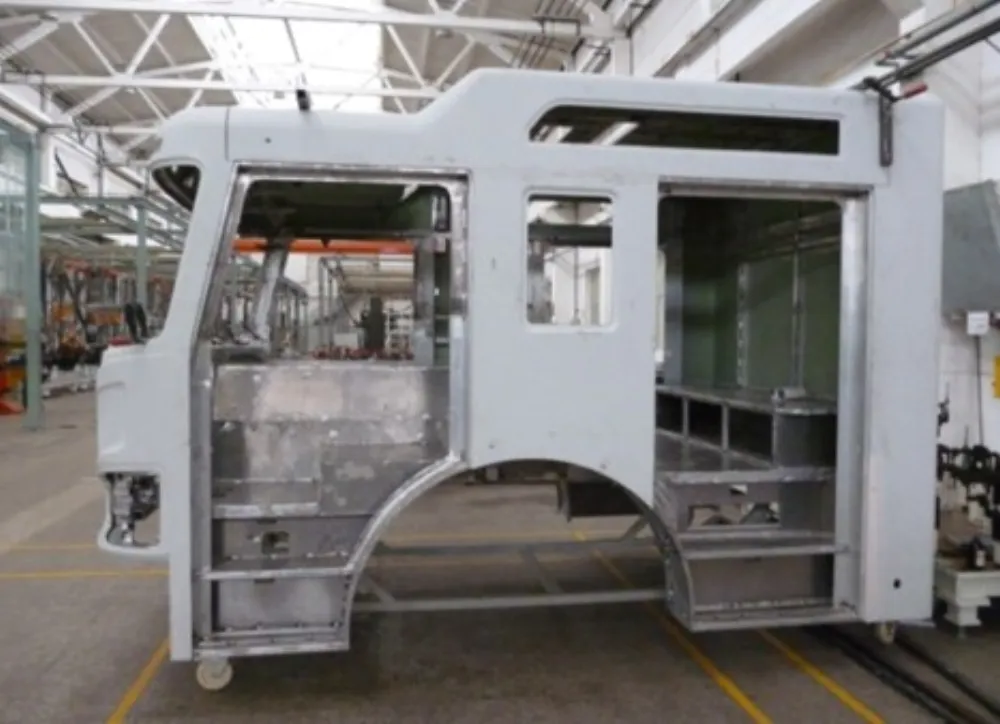 Aluminum extrusion profile and structural component